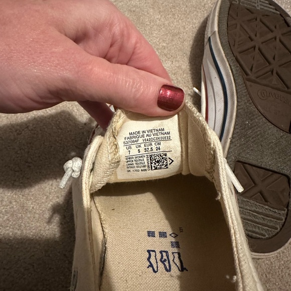 Converse Women’s Cream Sneakers - Picture 4 of 5